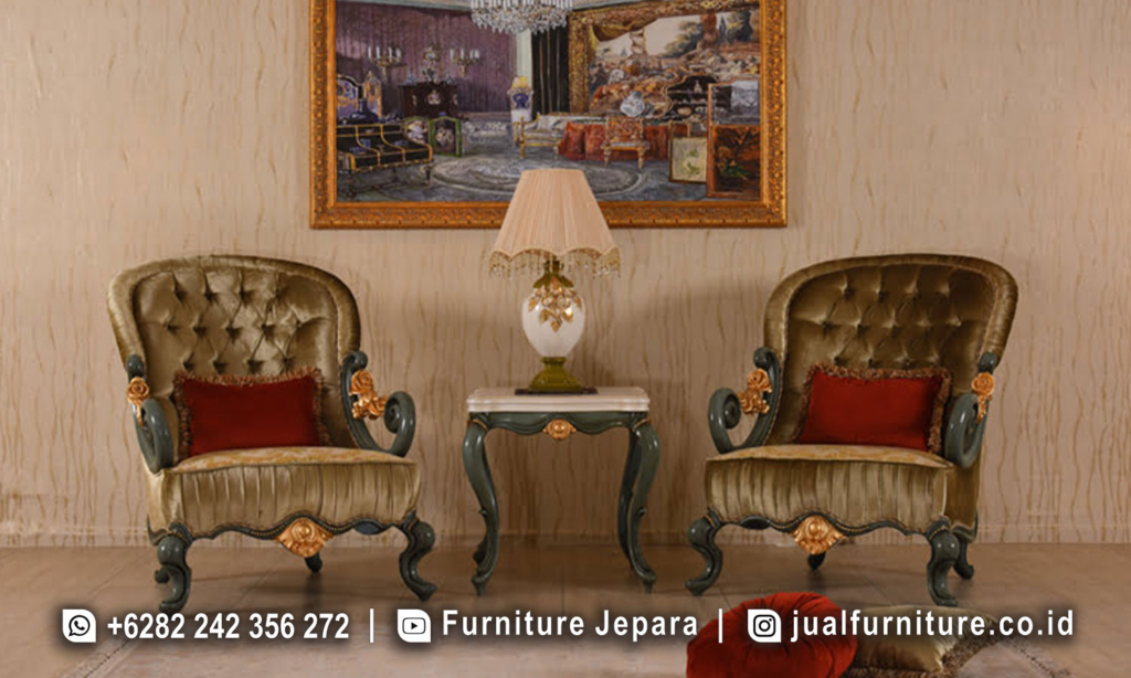 Harga Sofa Mewah Klasik Modern Terbaru mempersembahkan kombinasi yang mengagumkan antara keanggunan klasik dan sentuhan modern yang segar. Dibuat dengan teliti dari kayu mahoni berkualitas tinggi, sofa ini menjadi titik fokus yang mempesona dalam ruang tamu Anda. Finishing Top Coat melindungi dan menambah keindahan alami kayu, menciptakan kesan yang tahan lama dan mewah.