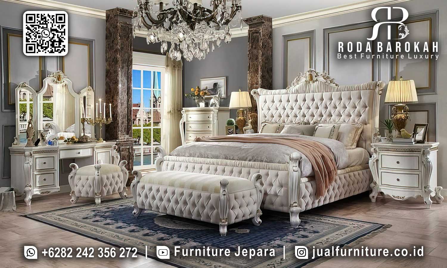 Nikmati kenyamanan tidur dengan Set Tempat Tidur Klasik kayu jati yang elegan. Dapatkan sekarang untuk menghadirkan suasana mewah di kamar Anda!